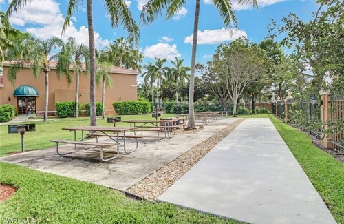 Naples Condo | Gorgeous two bedroom two bath condo in gated community minutes from the ocean.