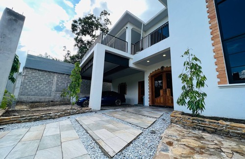 Santa Cruz de Yojoa Villa | Gorgeous Villa, great place to relax! Pool/family friendly.