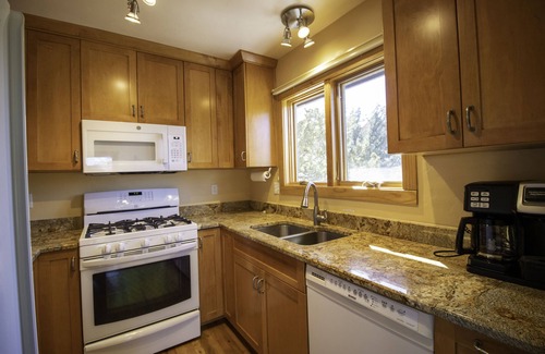 Mountain Club Cabin | Gorgeous Views from this 3-bed, 2-bath home in the pines - 10 min to Prescott