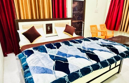 Haraiya Hotel | Goroomgo Shivaay Ayodhya