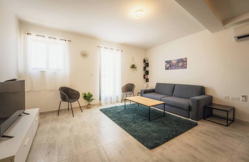 Xewkija Apartment | Gozo Haven: Stylish Escape this Spacious 3-Bed