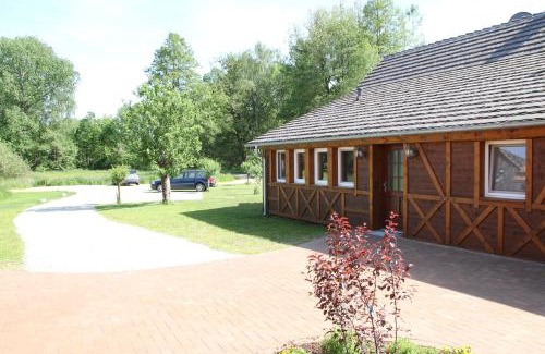 Burg-Dorf House | Grüne Farm - FeWo Ost