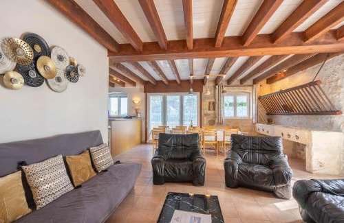 La Gripperie-Saint-Symphorien House | Grand gite 16 personnes