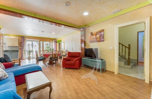 Arenas del Mar House | Gran Apto 69 Pax Pool Wifi Loft ad