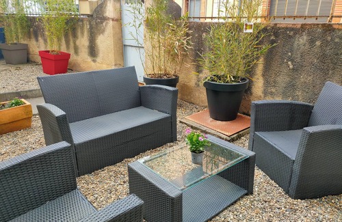 Moissac Apartment | Grand Appartement Avec Cour, Idéal Pour les Familles. Animaux Acceptés !