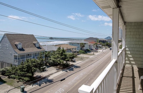 North Myrtle Beach House | Grand Cayman Villas by Coastline Resorts