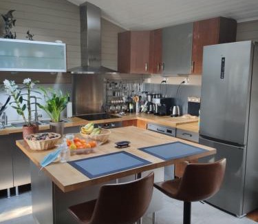 Lacanau-Ocean Ski Chalet | Grand Chalet 90m2 à 5mt de l’Océan avec jacuzzi