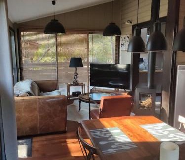 Lacanau-Ocean Ski Chalet | Grand Chalet 90m2 à 5mt de l’Océan avec jacuzzi