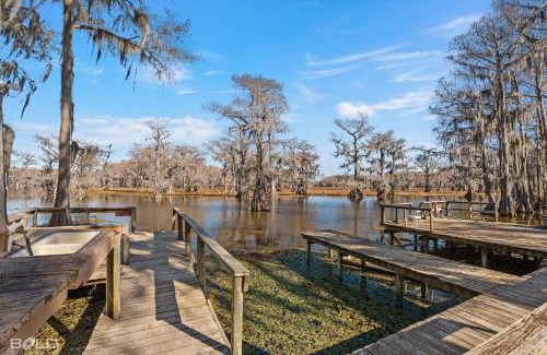Uncertain House | Grand Harbor, Lakefront, With Kayaks & Canoes