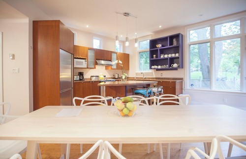 Cedarvale House | Grand Hillcrest Home