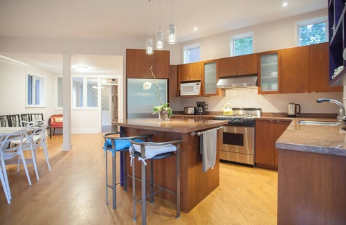 Cedarvale House | Grand Hillcrest Home