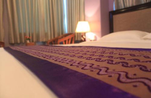 Botahtaung Hotel | Grand Laurel Hotel