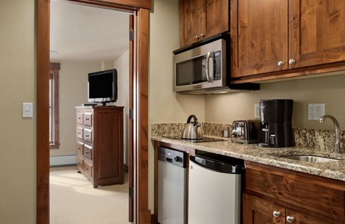 Breckenridge Resort | Grand Lodge on Peak 7, Luxury Ski-in/out resort in Breckenridge