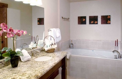 Breckenridge Resort | Grand Lodge on Peak 7 Luxury 1BD Ski-In/Ski-Out