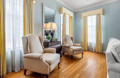 Fort Smith Apartment | Grand Mansion-Royal Crown suite