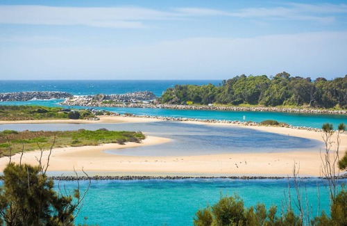 Narooma Apartment | Grand Pacific 1 Unit 3 - First Floor