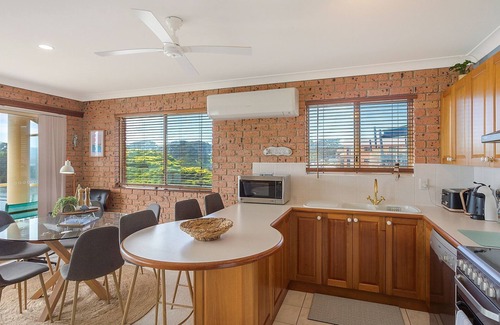 Narooma Apartment | Grand Pacific 2 Unit 4 -Omaroo - First Floor