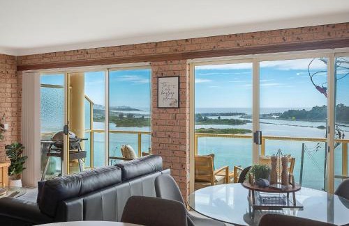 Narooma Apartment | Grand Pacific 2 Unit 4 -Omaroo - First Floor