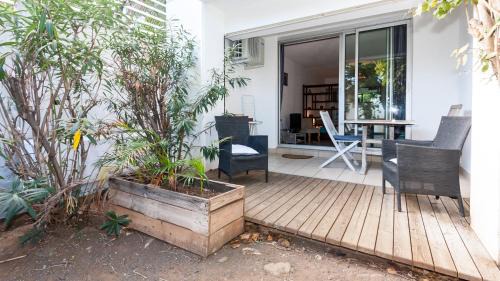 St Gilles-les-Bains Apartment | Grand T1 avec terrasse à 5min des plages et 400m de St Gilles Les Bains