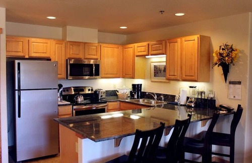 Peak 9 Cabin | Grand Timber Lodge Ski Resort One bedroom King