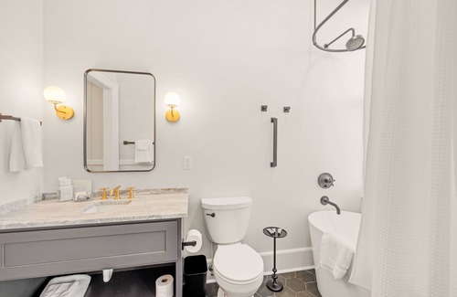Valdosta House | Grand Tour at The Mckey