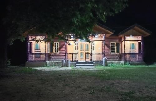 Anantnag District Bed & Breakfast | Grand View Resorts Chatpal