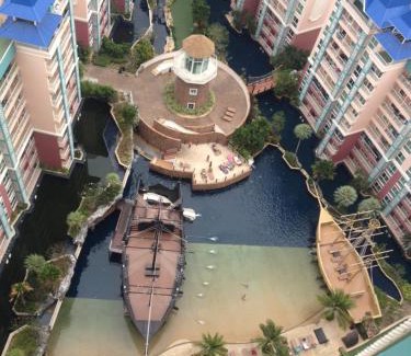 Jomtien Apartment | Grande Caribbean Resort 17th floor by Bell-Turner