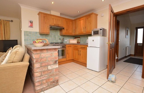 Maltby le Marsh Cottage | Grange Farm Park - CHESTNUT COTTAGE - Sleeps 6 Dog friendly