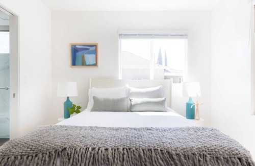Stockton Apartment | Grant Hill 2 Unit Buyout (II & III) by AvantStay | 7 BR 2 Unit Home w/ Patio