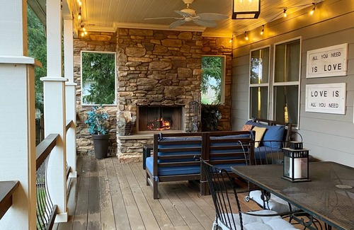 Carlton House | Grant Street - A Carlton Wine Country Home