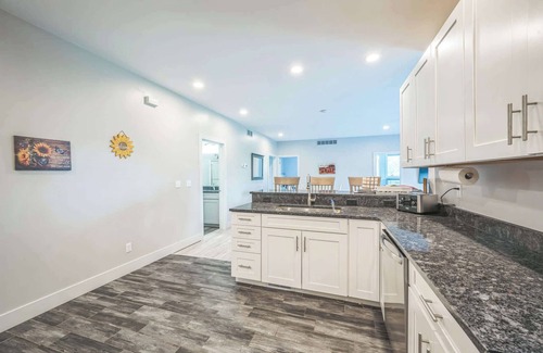 Grass Lake Apartment | Grass Lake 8BR Retreat w Games & Fire Pit