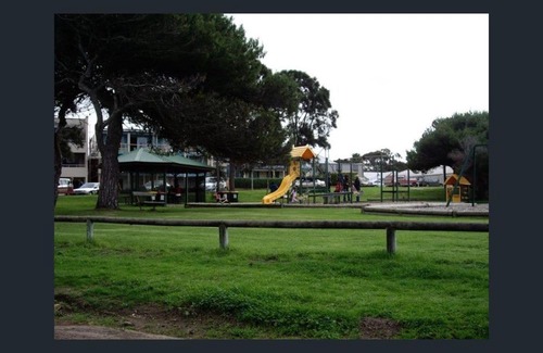 Kingscote Apartment | Graydon Lodge on Seaside-Summer Sale is now on in Esplanade and Buller St Kingscote