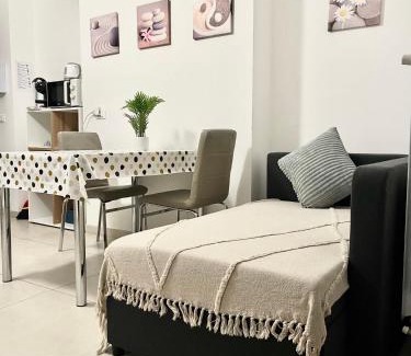 Cadorago Apartment | Grazioso Bilocale della Rosa a Cadorago