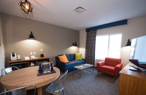 Circleville Resort | Great Amenities! 4 Big Units! Waterparks, Pools & Spa, Playground, and Arcade!