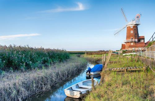 Hopton Other | Great Caravan At Breydon Water Holiday Park, Ref 10086B