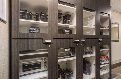 Far North Dallas Apartment | Great Choice! 2 Pet-friendly Units, Full Kitchen, Onsite Parking