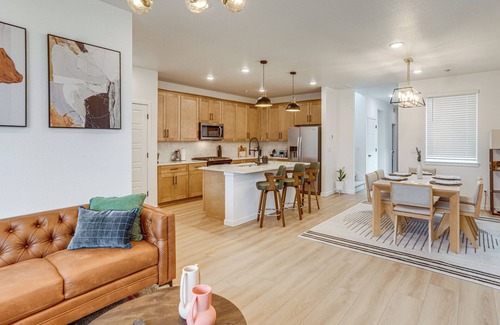 Aurora House | Great for Families! Newly Built Home in Aurora