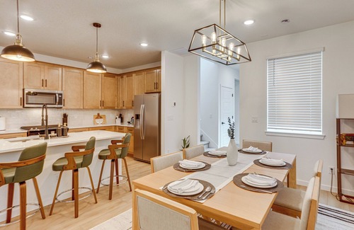 Aurora House | Great for Families! Newly Built Home in Aurora