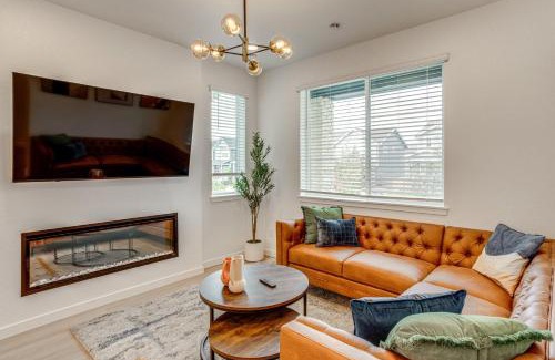 Aurora House | Great for Families! Newly Built Home in Aurora
