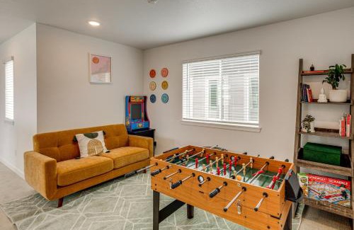 Aurora House | Great for Families! Newly Built Home in Aurora