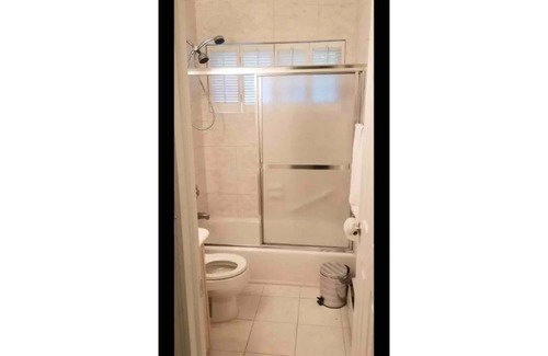 Alden Manor House | Great home near many attractions. (1st Floor).