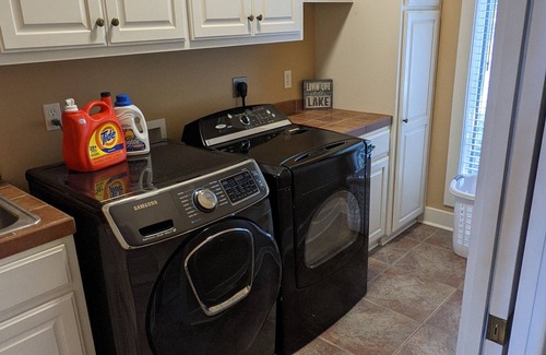 Quitman House | Great Lake Front House with Outstanding Views and Private Beach Area