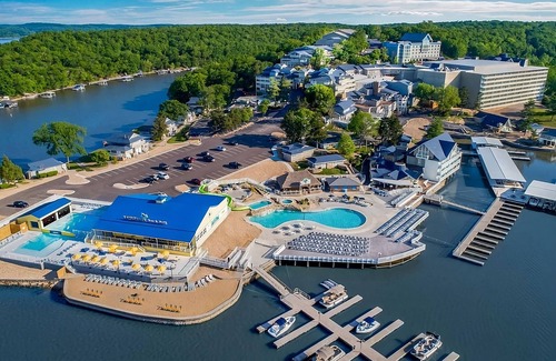 Osage Beach Hotel | Great Location! 3 Comfortable Units, Free Parking, Onsite Pool