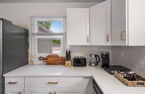 Westmont House | Great Location! Beautiful Home Near Downtown Westmont