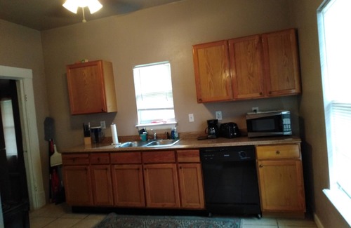 Greater East End House | Great location near downtown, Medical Center, and University of Houston Central