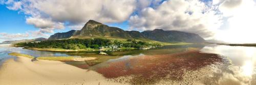 Voelklip House | Great spot with a view in Hermanus , South Africa