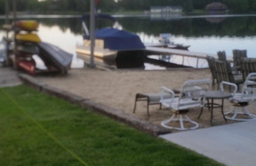Lapeer Cottage | great up north feeling