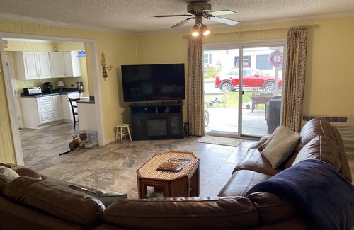 Saint Simons Island House | Great vacation rental, close to beach/village, and we take FLETC per diem