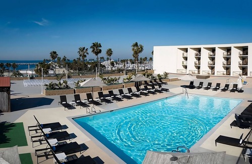 South Redondo Hotel | Great Value! Pet-Friendly Comfort Close to Venice Beach Boardwalk