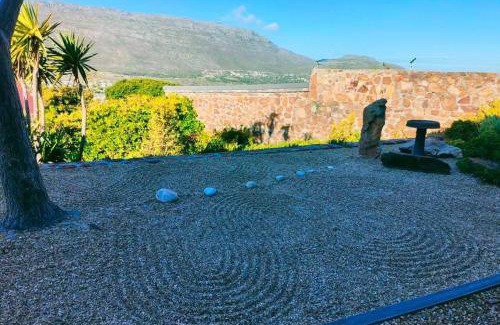 Fish Hoek Bed & Breakfast | Great views from your own private entrance - Fish Hoek